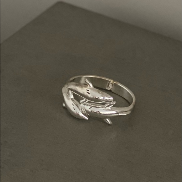 Silver dolphin bracelet - Picture 3 of 8
